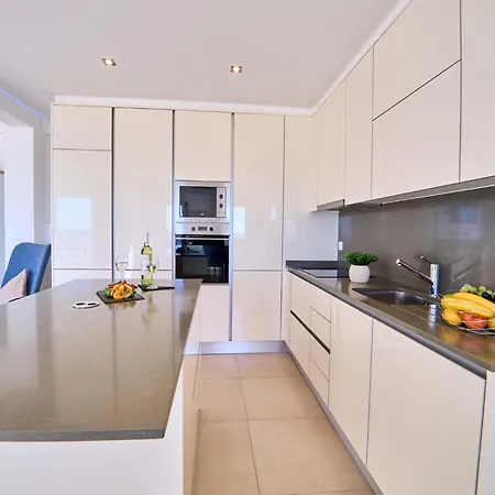 Apartment In Quarteira Near Sea Beach
